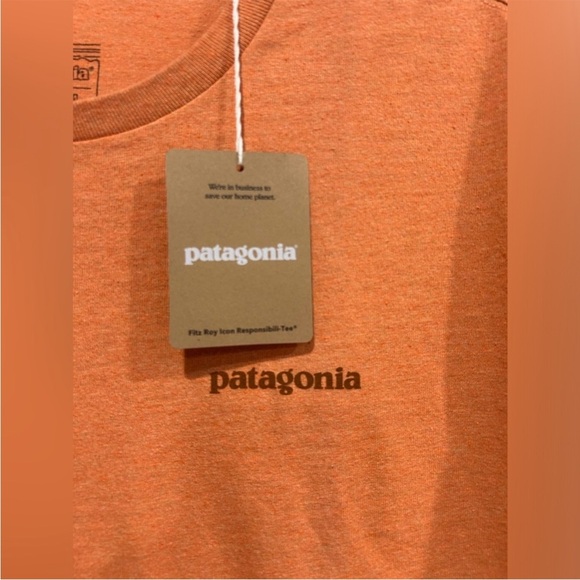 Patagonia Men's Medium Fitz Roy Icon Responsibili-Tee T-Shirt Orange Melon NWT - Picture 3 of 10